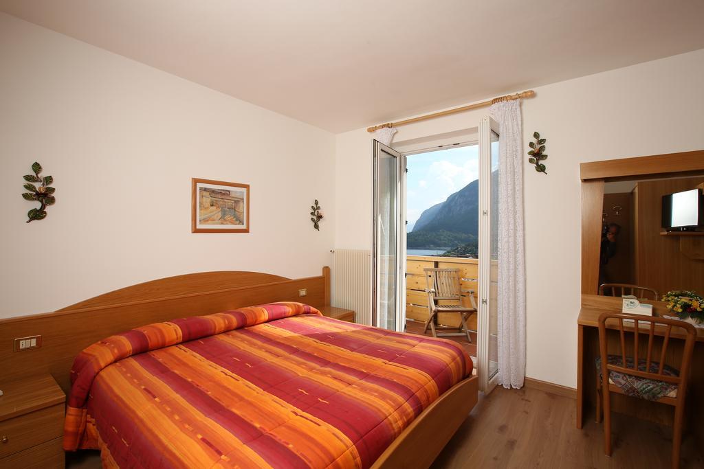 Hotel Garni Villanova Мольвено Екстер'єр фото