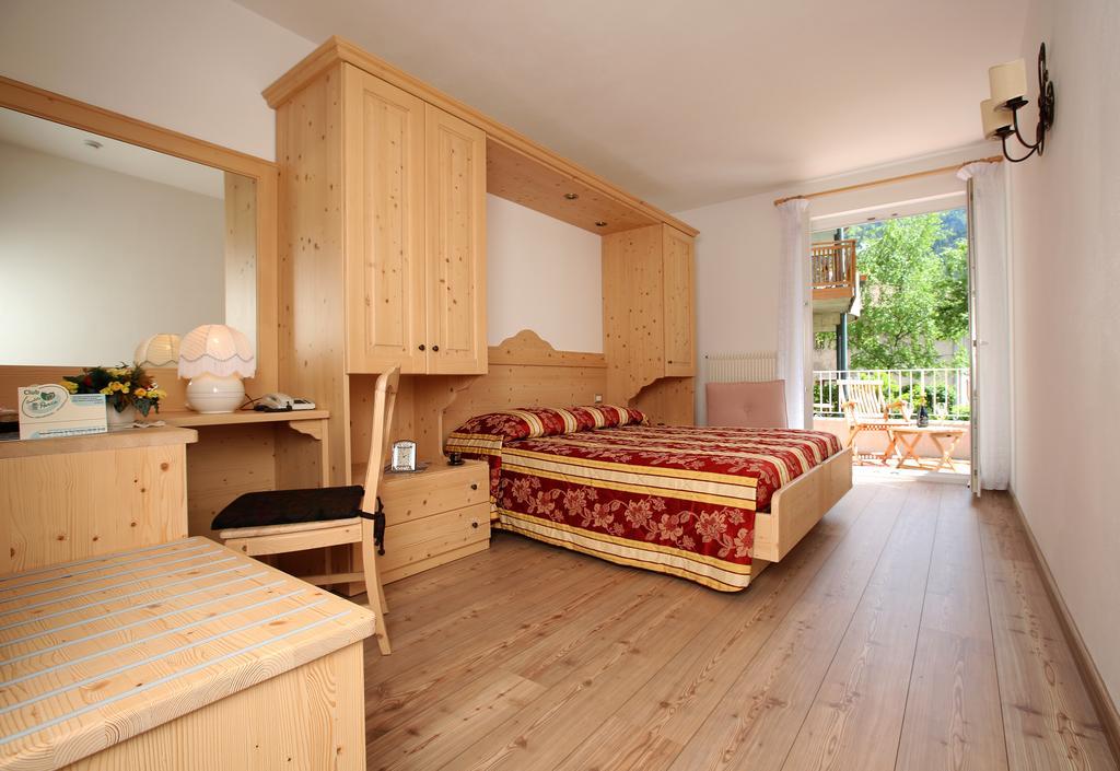Hotel Garni Villanova Мольвено Екстер'єр фото